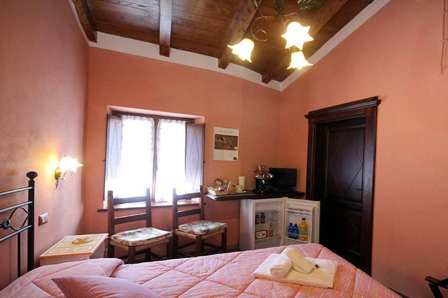 לינה וארוחת בוקר Careggine Borgo Delle Panie מראה חיצוני תמונה